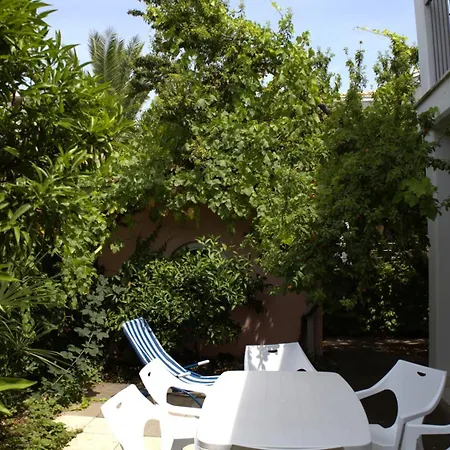 More 2, With Garden, Close To The Beach Basanija