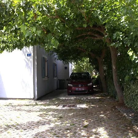 More 2, With Garden, Close To The Beach Basanija