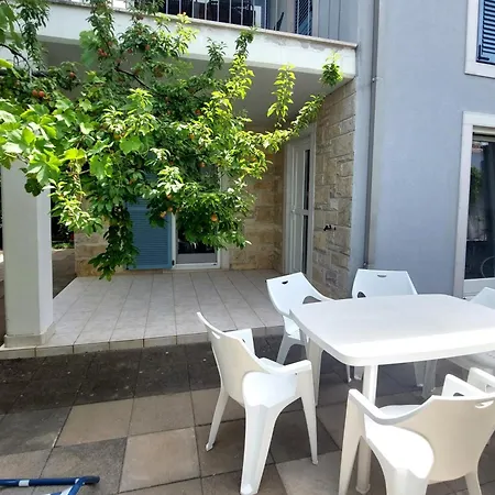 More 2, With Garden, Close To The Beach
